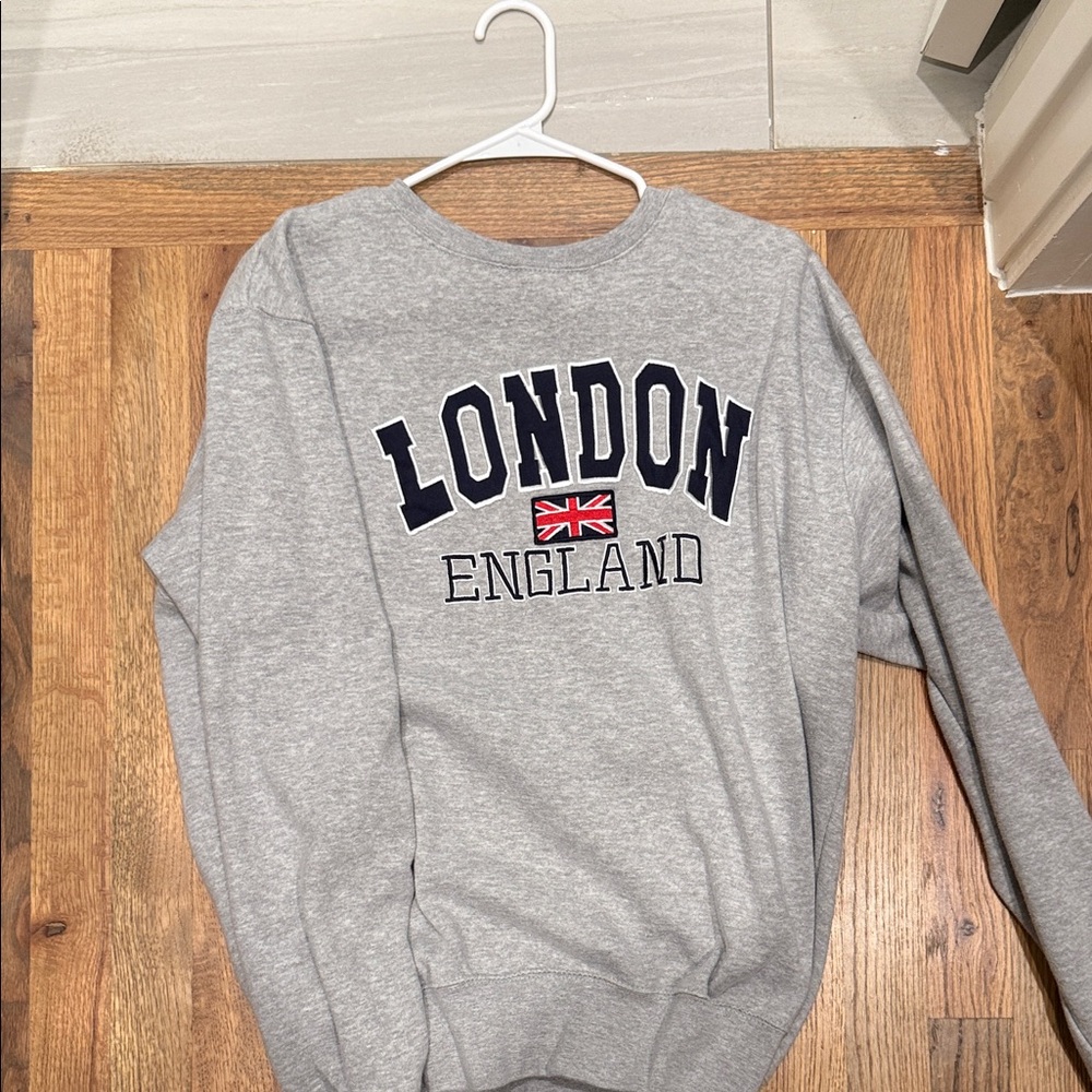Men's Gray Crewneck Sweater with London England Design